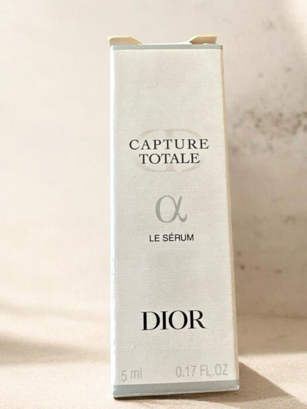 Dior Capture Totale Le Sérum - White and Light Gray Packaging